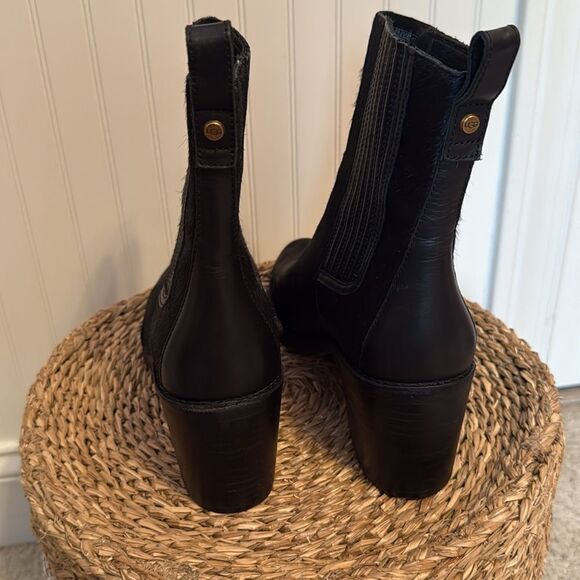 UGG BLACK CAMDEN EXOTIC COW HAIR HIGH HEEL ANKLE BOOTS, WOMEN US 10 - Picture 4 of 7